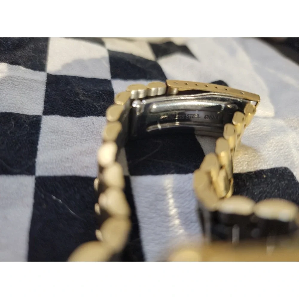 Armitron Diamond Watch Day Date Gold‎ Tone | NO BACK | Dead Battery